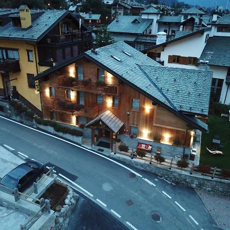 L'Abri Des Amis Hotel Courmayeur Ngoại thất bức ảnh