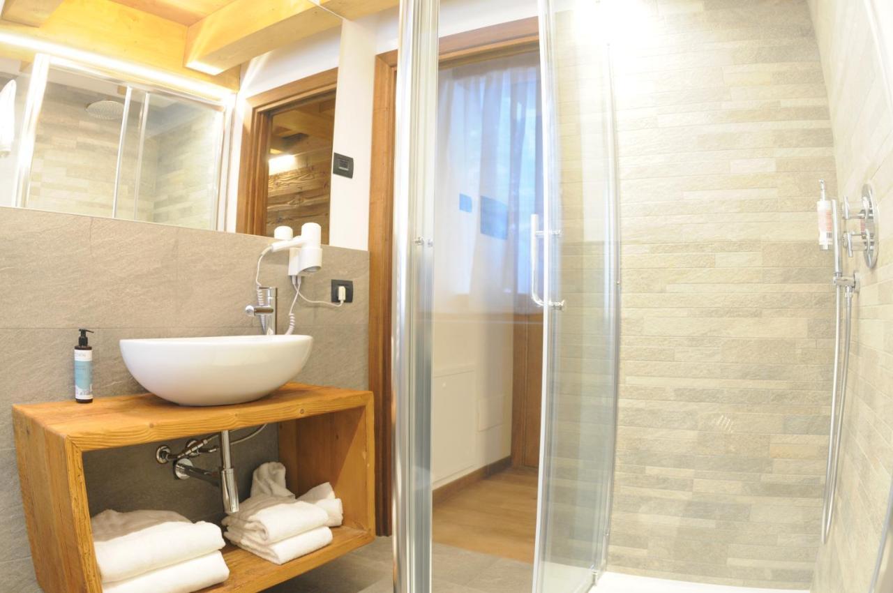 L'Abri Des Amis Hotel Courmayeur Ngoại thất bức ảnh