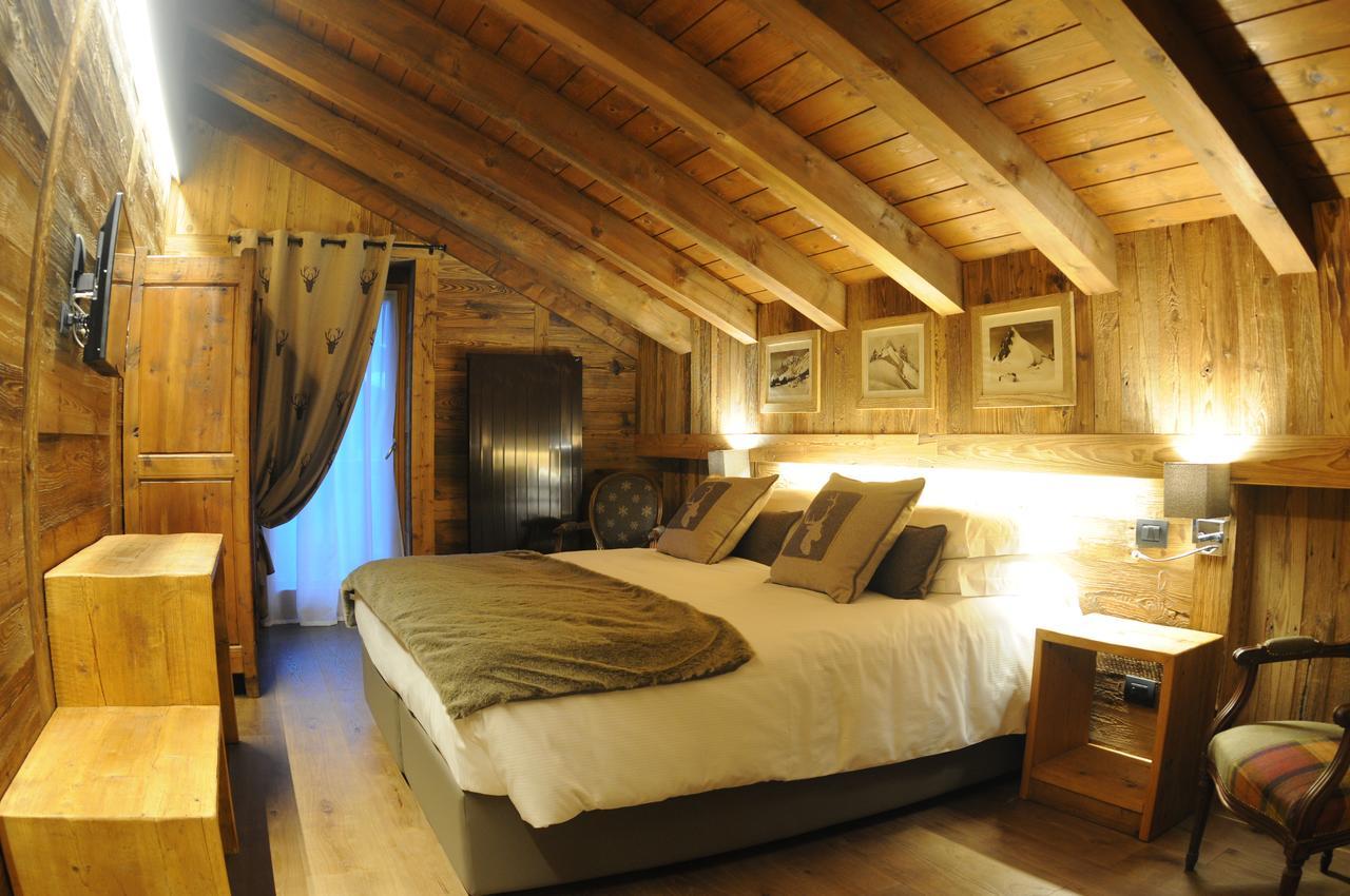 L'Abri Des Amis Hotel Courmayeur Ngoại thất bức ảnh
