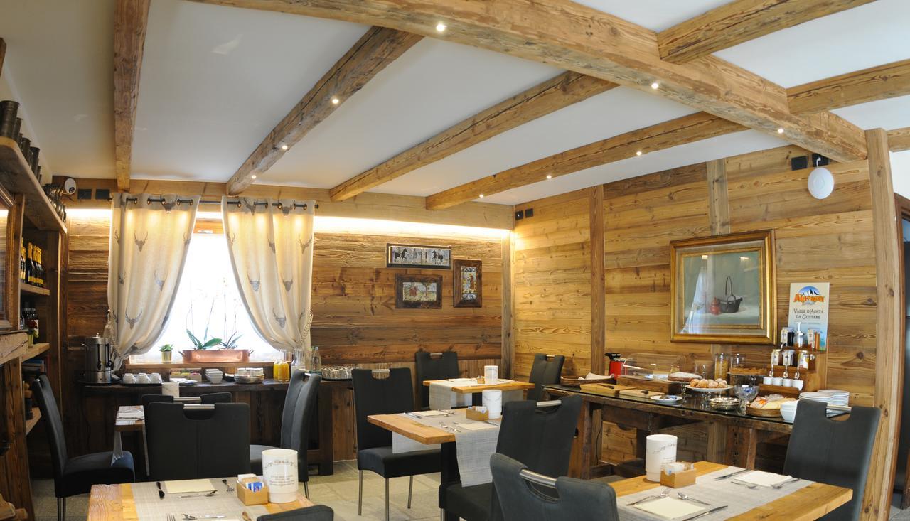 L'Abri Des Amis Hotel Courmayeur Ngoại thất bức ảnh
