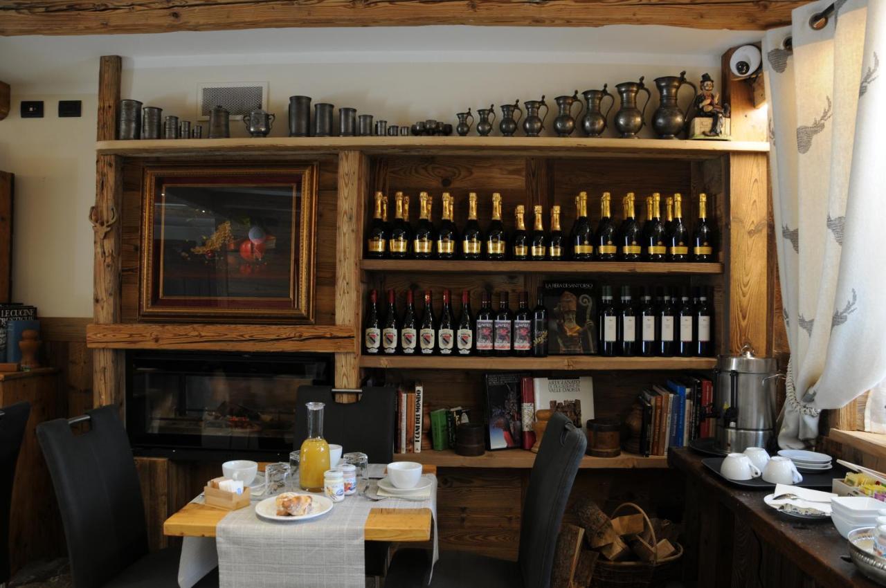 L'Abri Des Amis Hotel Courmayeur Ngoại thất bức ảnh